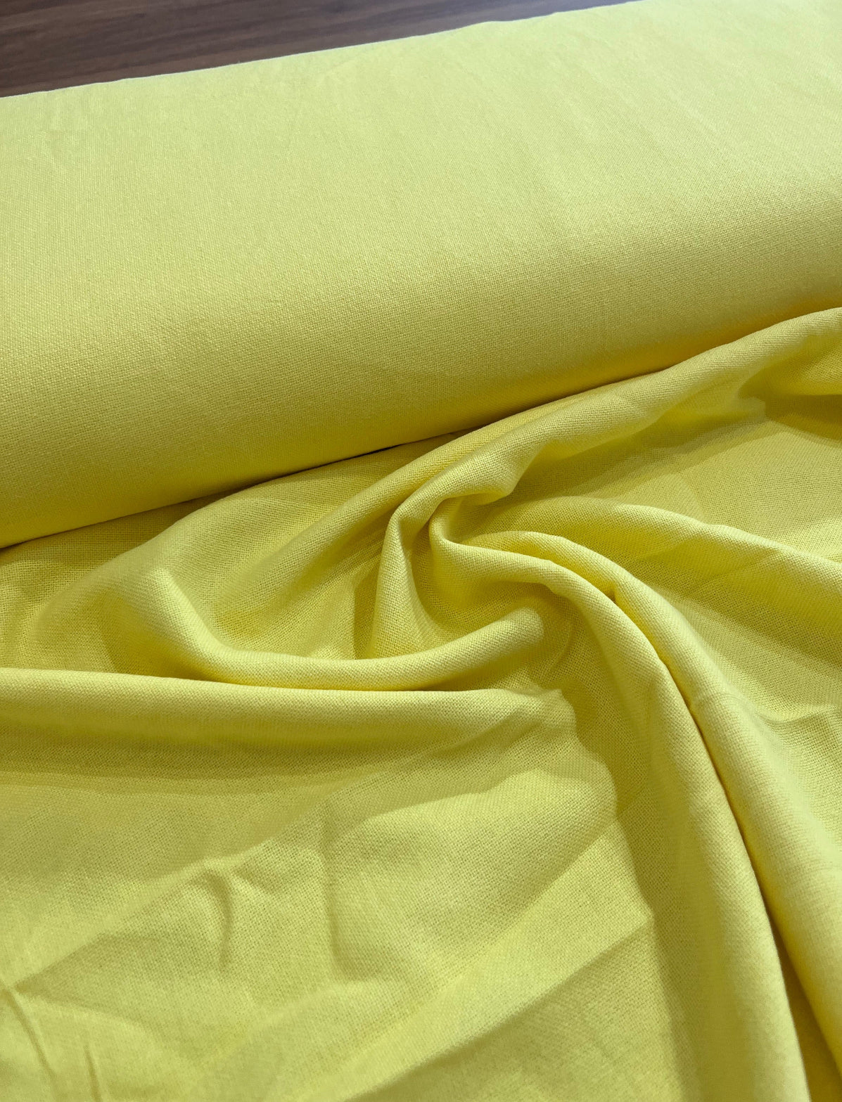 Linho com viscose encorpado Amarelo Sustentável