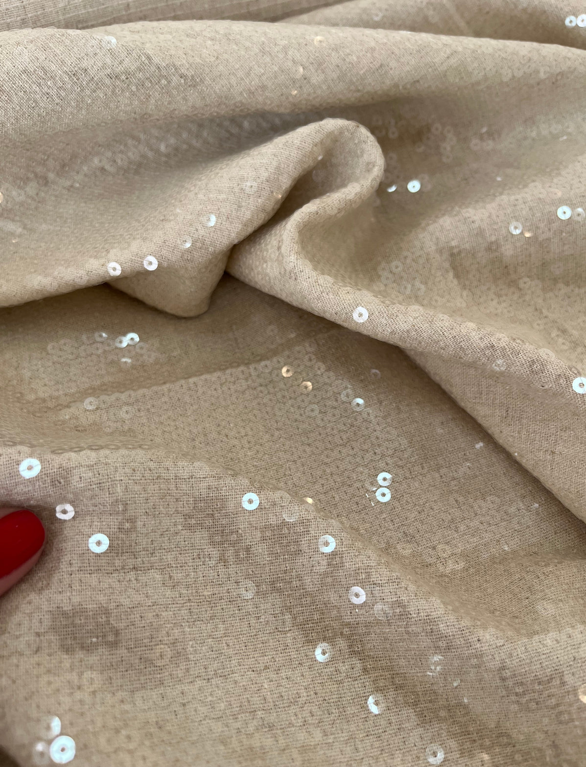 Micro Paetê transparente em base de linho Cru - R$ 49,90/metro