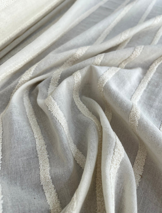 Camisaria Ratier com Bouclê Off - R$ 69,90 metro