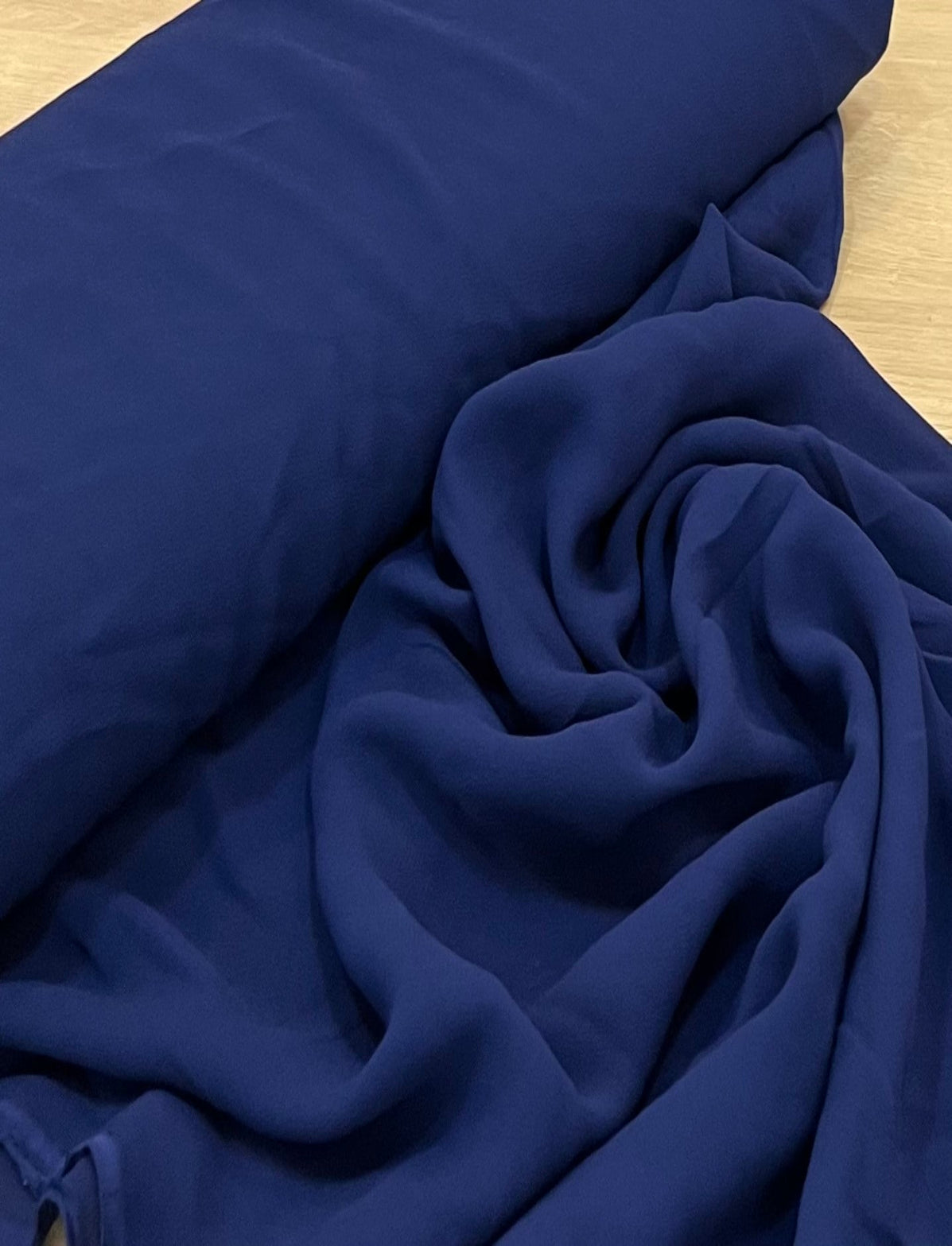 Crepe de viscose Marinho - de R$ 39,90 por R$ 19,90/metro