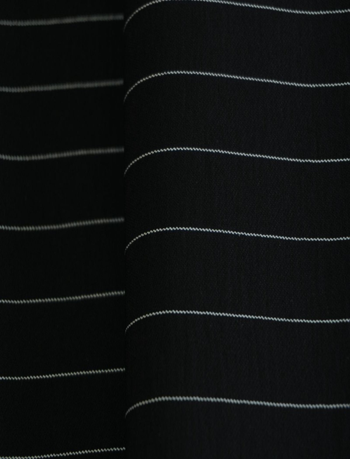 Alfaiataria Risca Giz Entretelada Preto - R$ 69,90/metro