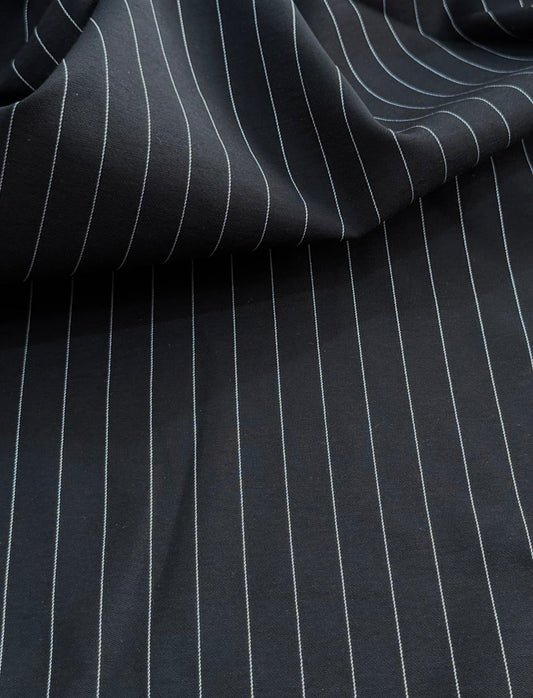 Alfaiataria Risca Giz Entretelada Preto - R$ 69,90/metro