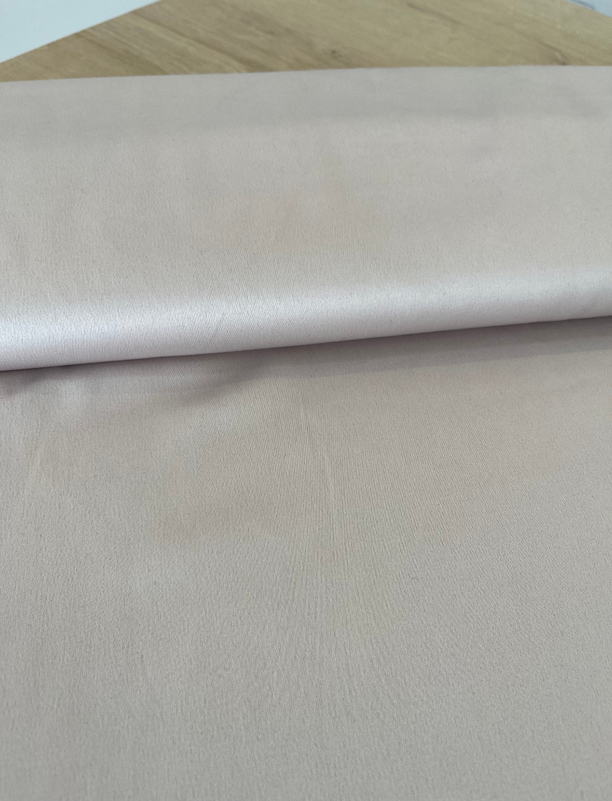 Crepe alfaiataria ( similar ao Patou) poliéster Areia  - de R$ 49,90 por R$ 29,90/metro