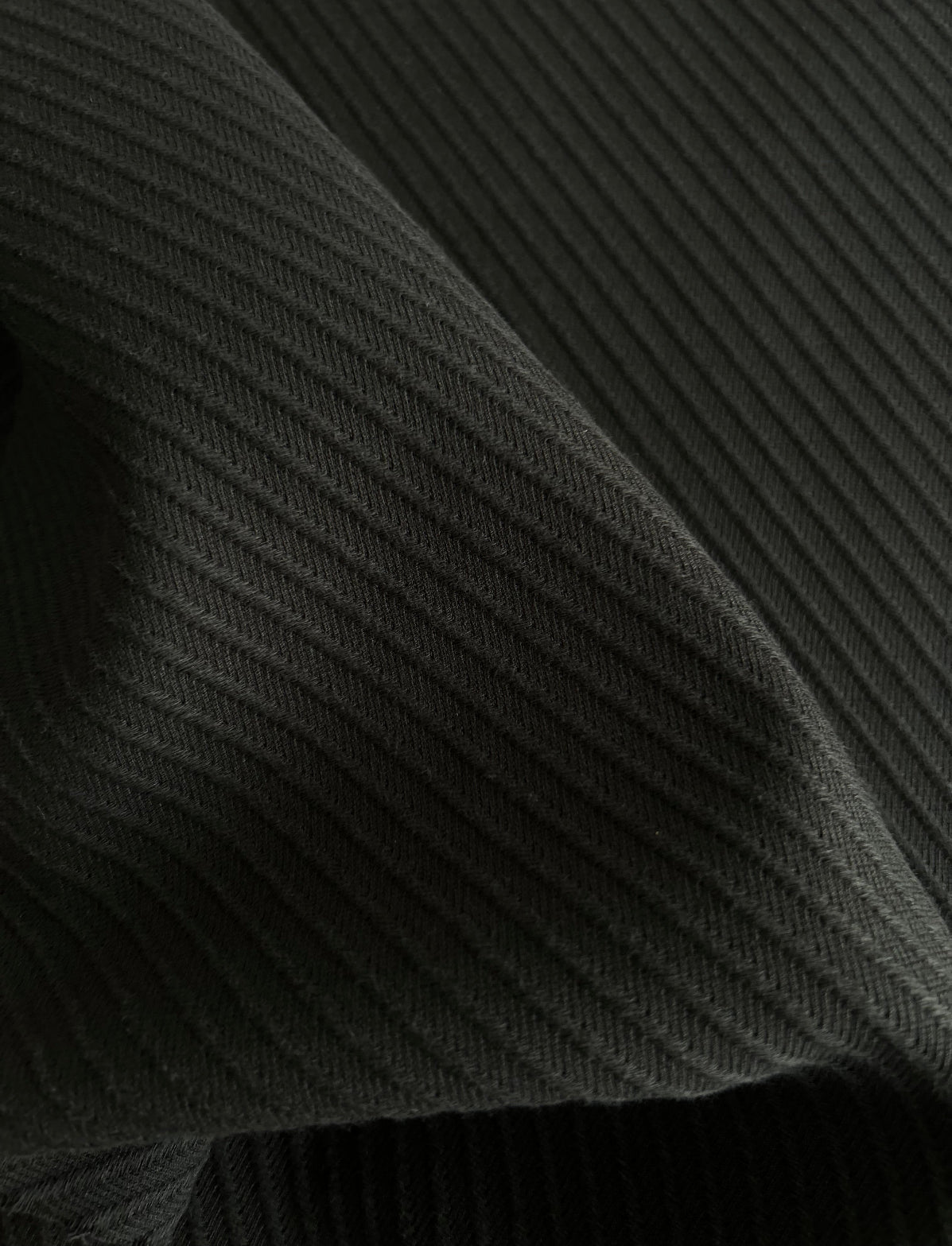 Algodão Maquinetado com efeito textura diagonal Preto
