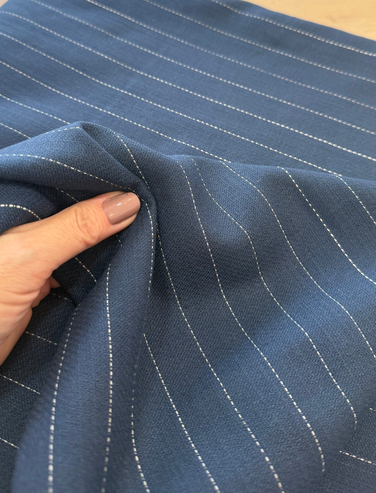 Algodão maquinetado com Linho e viscose Azul Marinho Risca de Giz