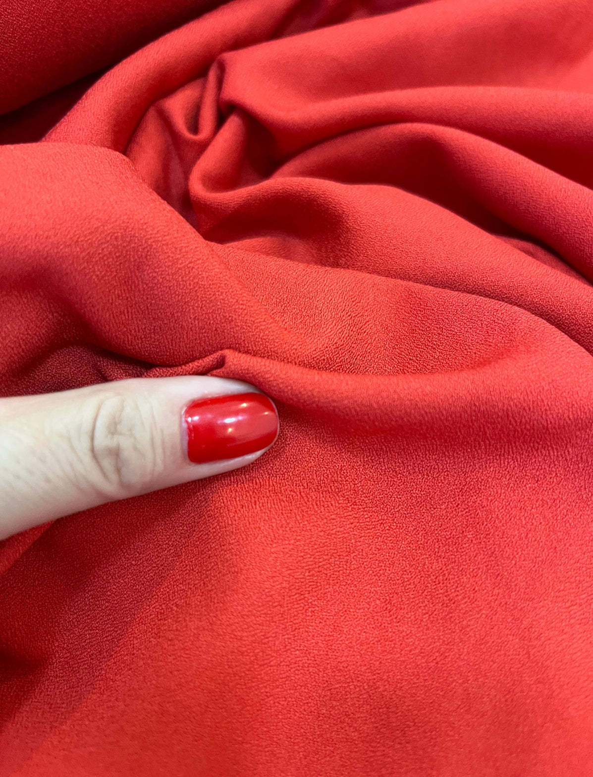 Crepe de poliéster com elastano vermelho queimado