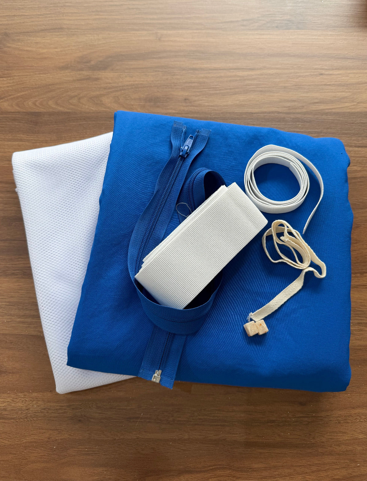 Kit Jaqueta Corta vento + shorts Azul - R$ 119,00