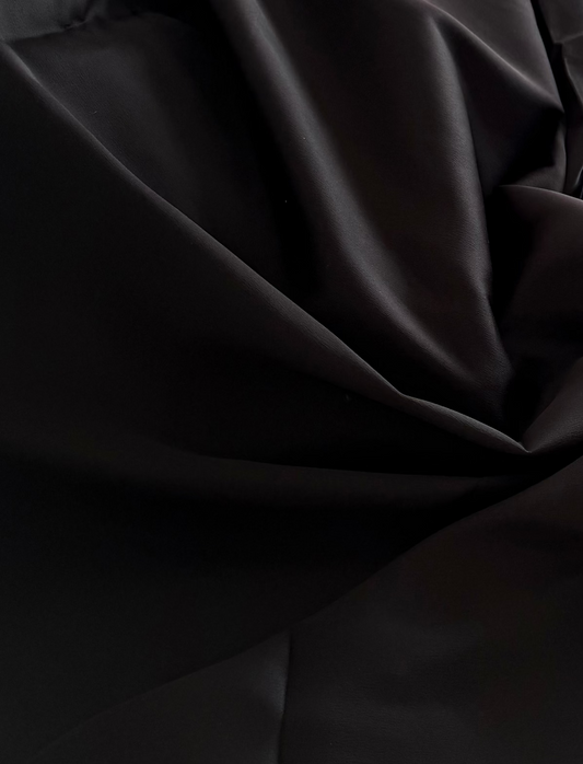 Crepe alfaiataria ( similar ao Patou) de poliéster Preto - de R$ 49,90 por R$ 29,90