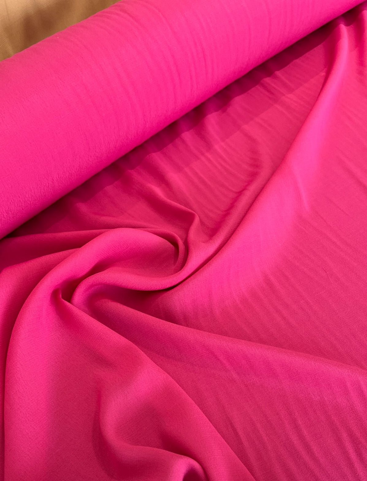 Crepe de viscose Rosa Chiclete - R$ 39,90/metro