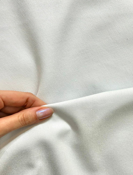 Sarja encorpada branco  100% algodão - R$ 69,90/metro