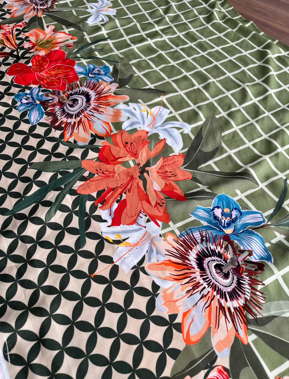 Banca 51 - Viscose Estampada barrada dos dois lados