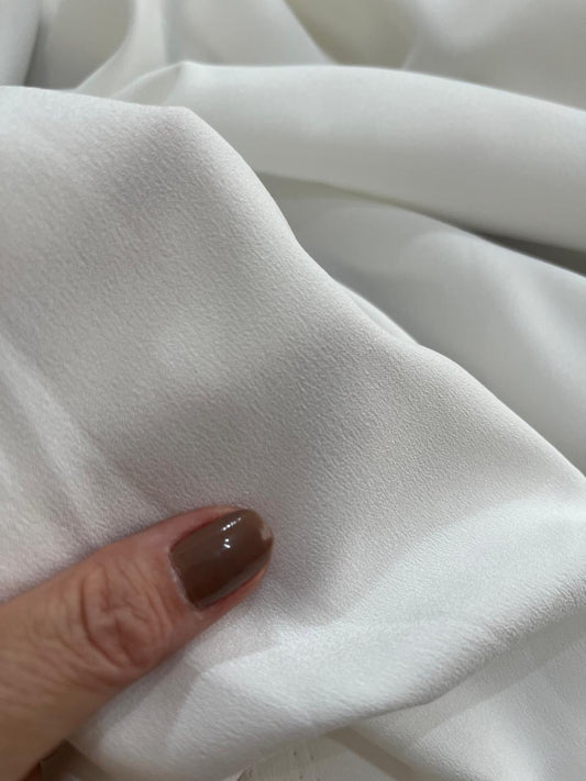 Crepe alfaiataria ( similar ao Patou) de poliéster Branco - de R$ 49,90 por R$ 29,90/metro