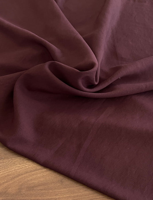Tencel Malbec ( alfaiataria de viscose com poliéster) - R$ 49,90/metro.